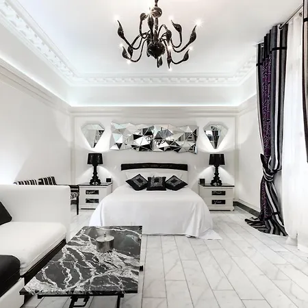 Апартаменты Famous Champs Elysees *