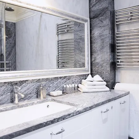 Famous Champs Elysees Апартаменты